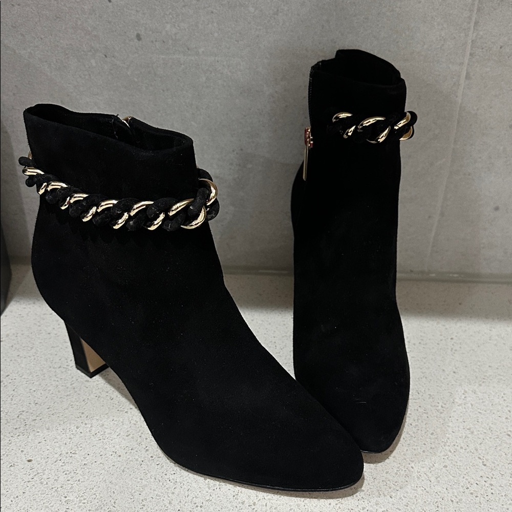 Karl Lagerfeld Black Heeled Boots with Gold Chain
